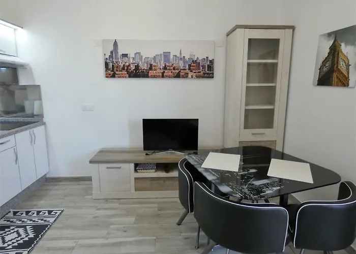 Rosamar Luxury 아파트 아로나